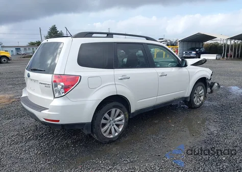 2013 Subaru Forester 2.5X Premium z USA, uszkodzony, nr VIN JF2SHADC5DH436783